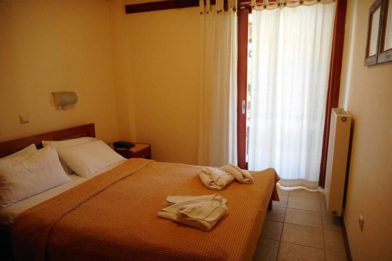 Akroyali Hotel & Villas Messinia ภายนอก รูปภาพ