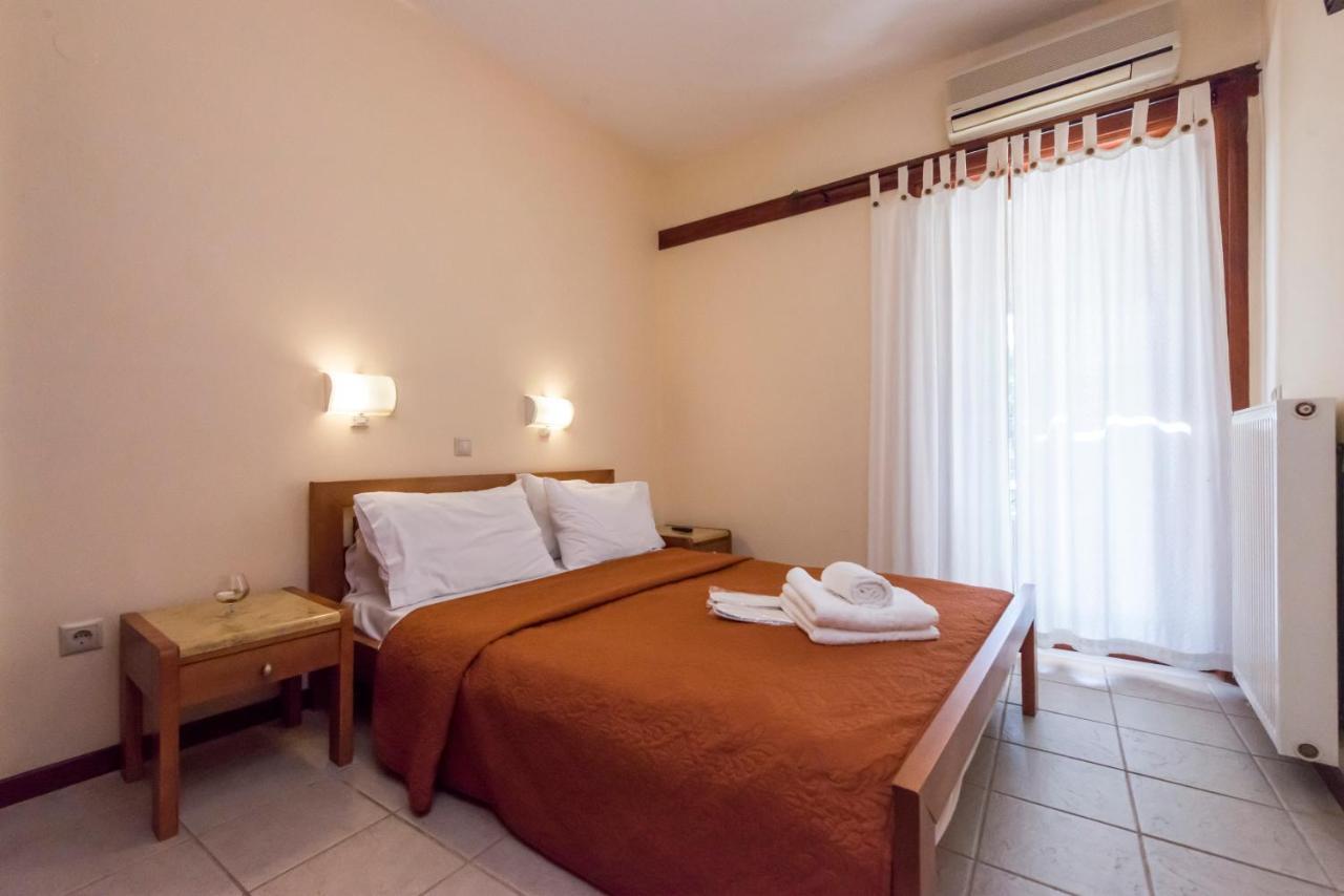 Akroyali Hotel & Villas Messinia ภายนอก รูปภาพ