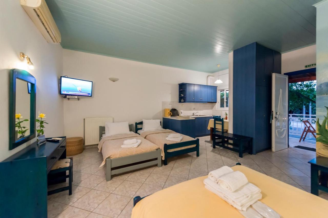 Akroyali Hotel & Villas Messinia ภายนอก รูปภาพ