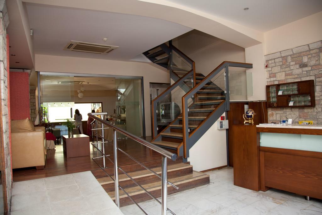Akroyali Hotel & Villas Messinia ภายนอก รูปภาพ
