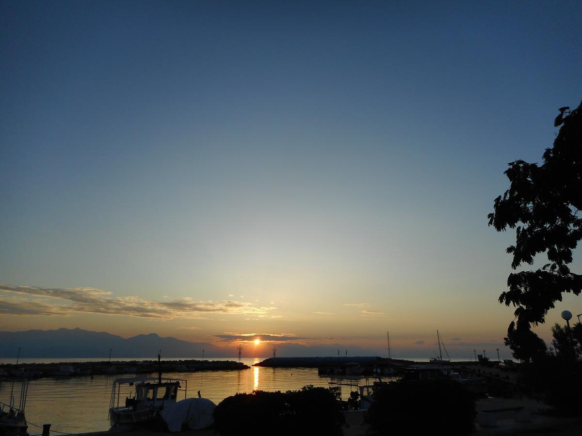 Akroyali Hotel & Villas Messinia ภายนอก รูปภาพ