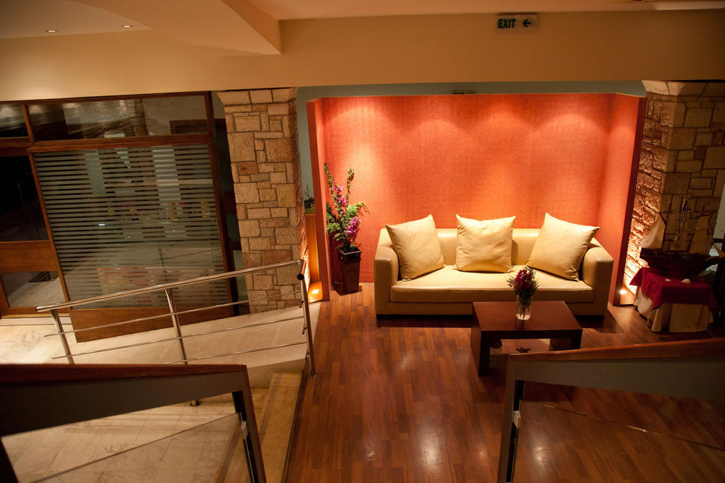Akroyali Hotel & Villas Messinia ภายนอก รูปภาพ