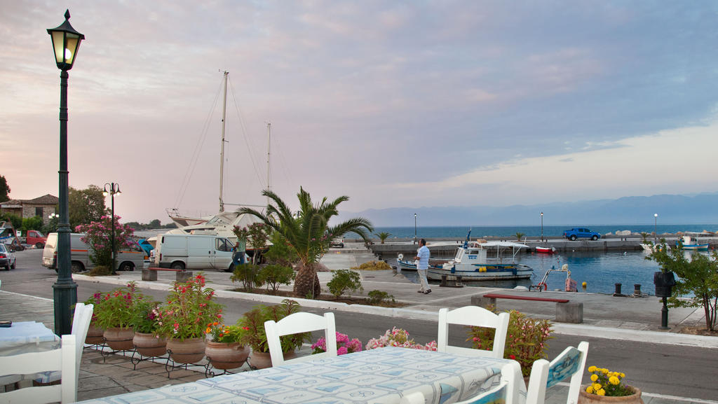 Akroyali Hotel & Villas Messinia ภายนอก รูปภาพ