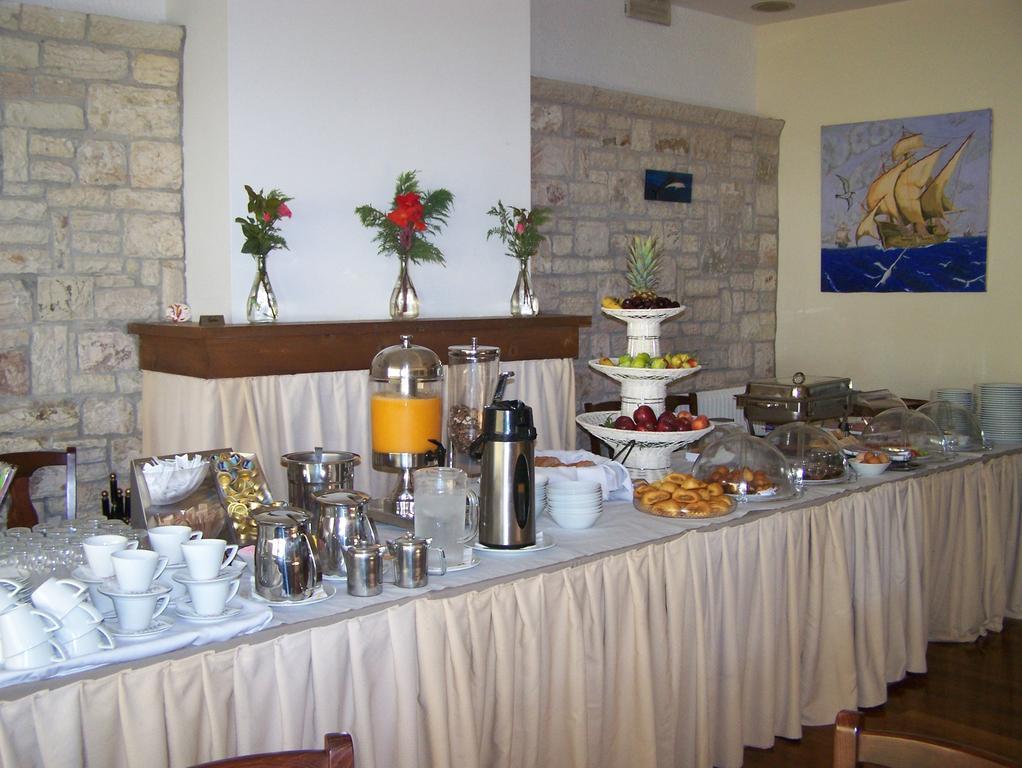 Akroyali Hotel & Villas Messinia ภายนอก รูปภาพ