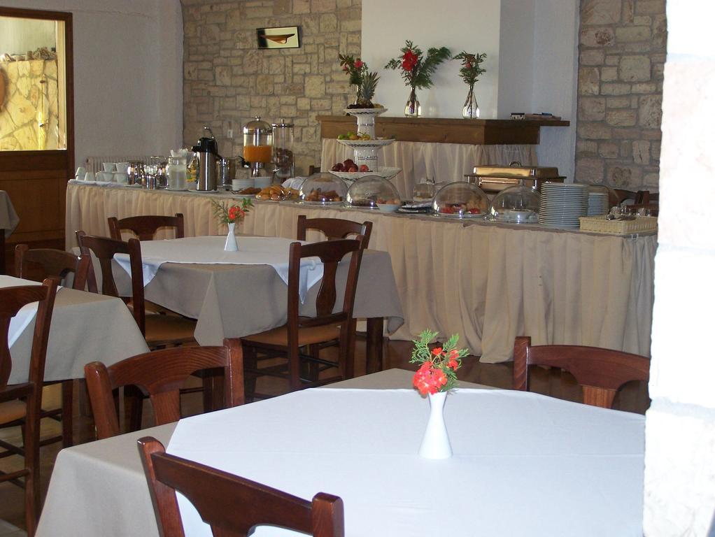Akroyali Hotel & Villas Messinia ภายนอก รูปภาพ