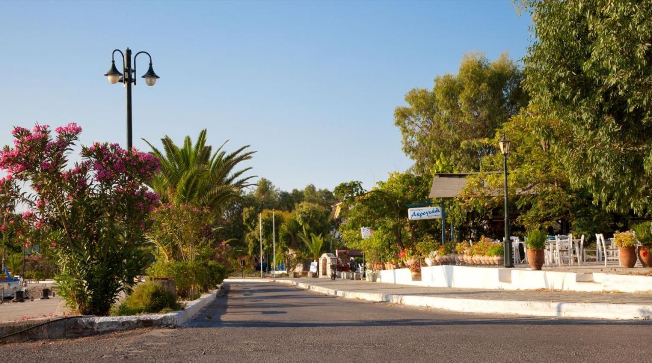 Akroyali Hotel & Villas Messinia ภายนอก รูปภาพ